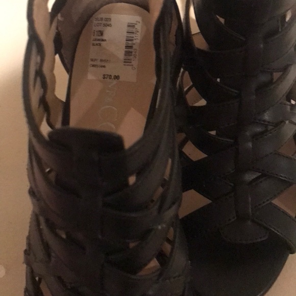 Heels - Picture 3 of 3